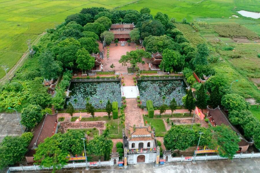 The entire scene of Mao Dien Temple of Literature