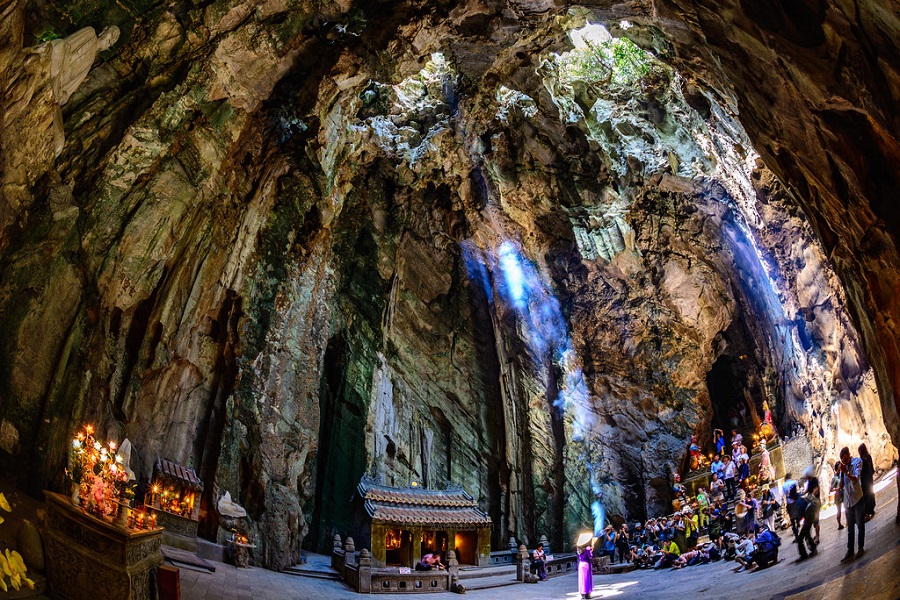 There are two common approaches that lead to Huyen Khong Cave