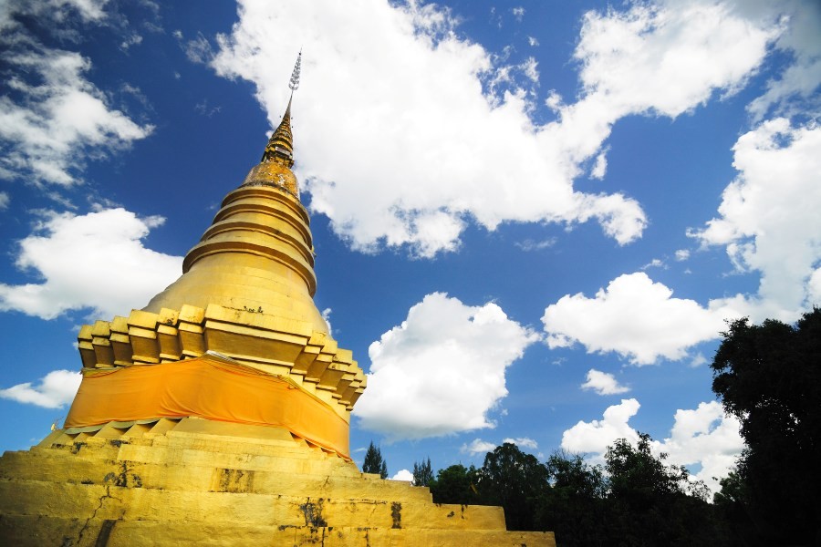 Lampang temple under a clear blue sky