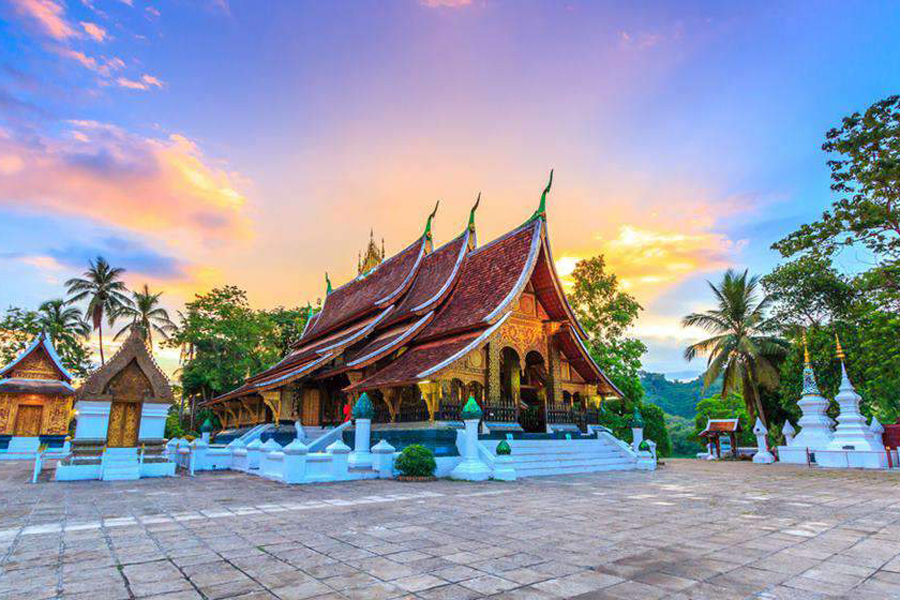 Discover Wat Xieng Thong