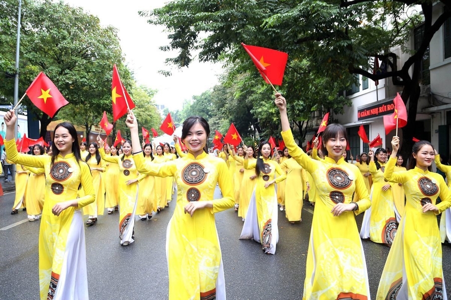 This is an important historical event for the Vietnamese people. Source: Hanoi Tourism Corporation