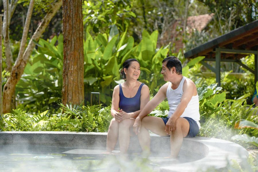 For those who want to fully immerse themselves in nature, the spacious hot spring pools offer a perfect retreat. 