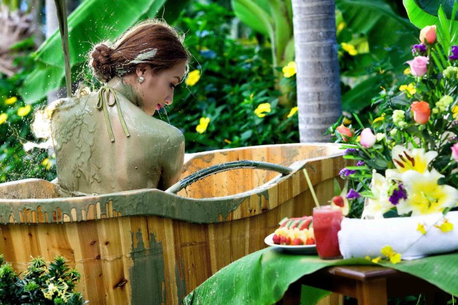 Another highly popular service is the natural mud bath.