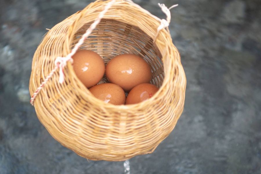 Visitors can also enjoy the fun activity of boiling eggs in the hot spring wells.