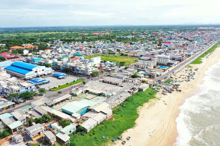 Phuoc Hai Beach is about 100 km from Ho Chi Minh City, and getting there is quite convenient with several transportation options