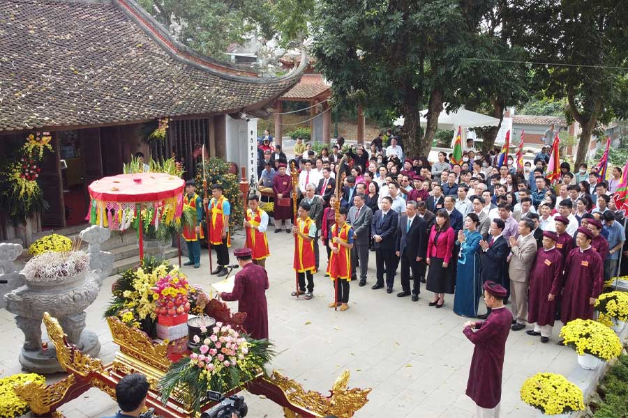 Hanoi Traditional Festivals: Tan Vien Son Thanh Festival