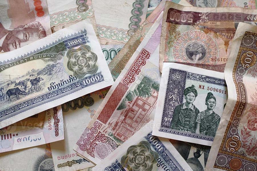 Laos currency: Money changers