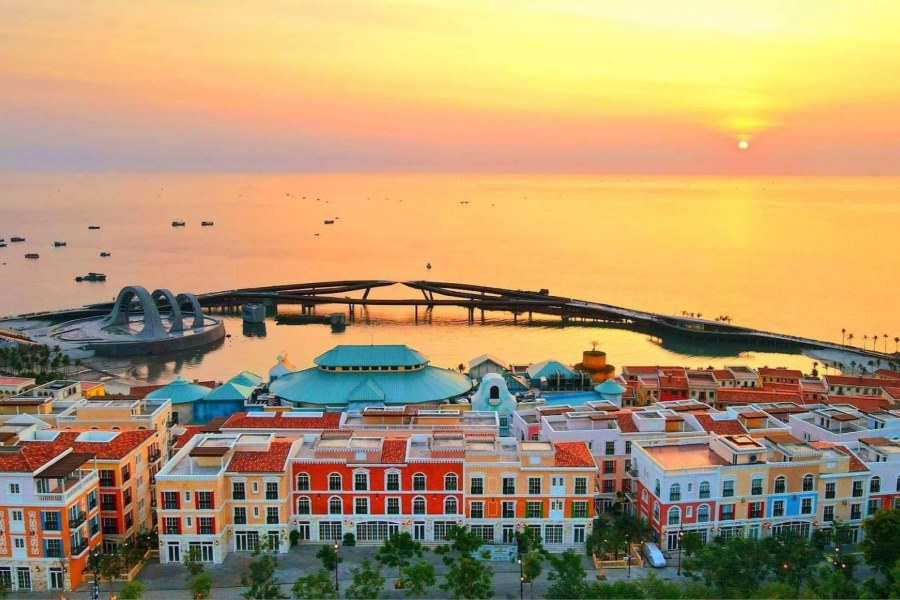 An ideal spot for couples to watch the sunset