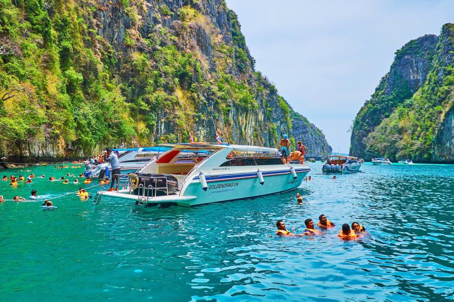 Pileh Lagoon in Phi Phi Island (Source: Xuan Huong) 