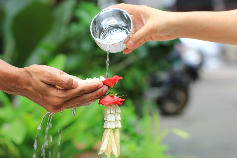 Thai festival Songkran, Water blessing ceremony of adults