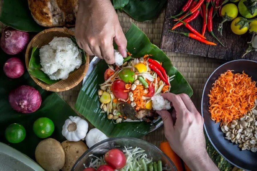 Eating customs in Laos.