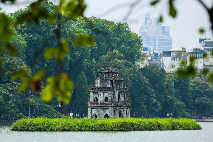 Hoan Kiem lake in Ha Noi city 