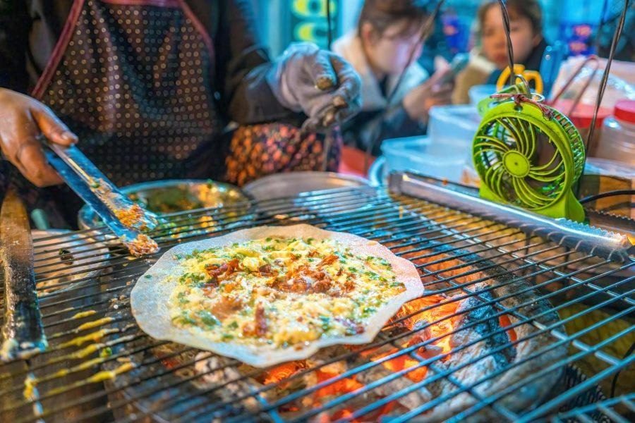 Banh Trang Nuong - Vietnamese pizza