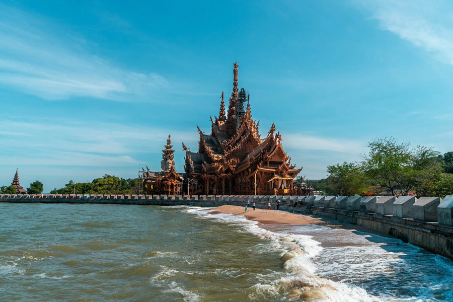 Is Pattaya an ideal place for a 7-day honeymoon?