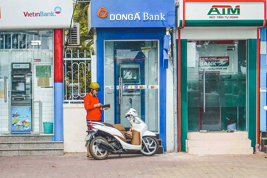 Vietnam currency: get VND in ATMs