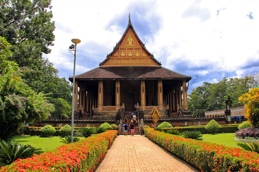 How to get to Haw Phra Kaew