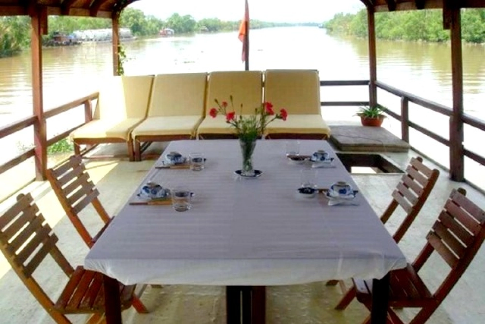 Pakse – Champasak – Vat Phou Temple (L, D)