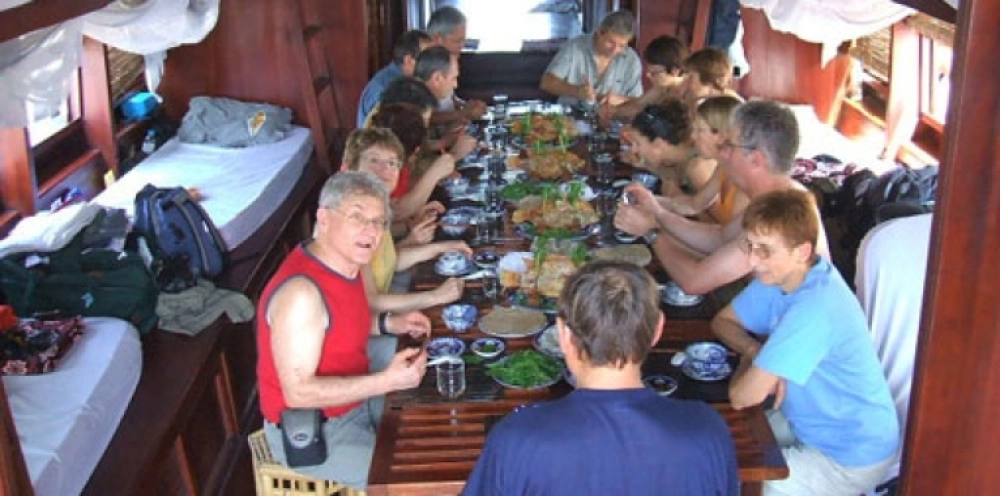 Vat Phou – Huei Thamo – Oum Muong Temple – Khong Island (B, L, D)