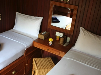 RV River Kwai Cruise