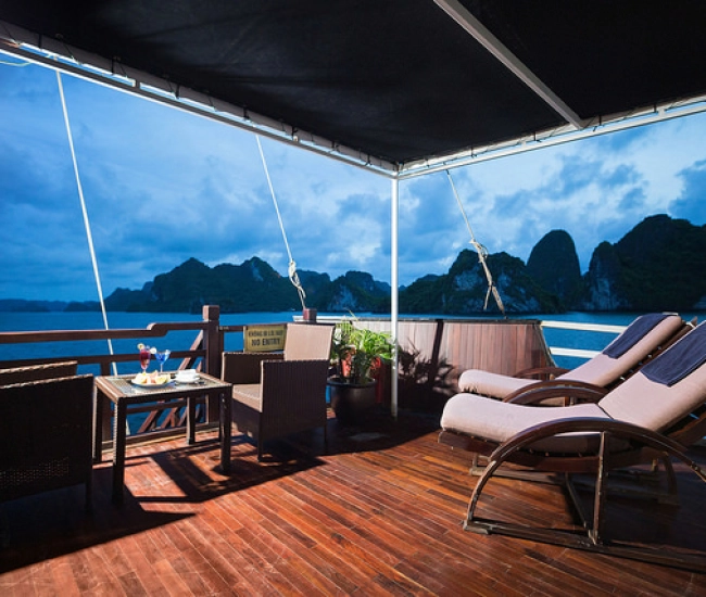 Pelican Ha Long Cruise