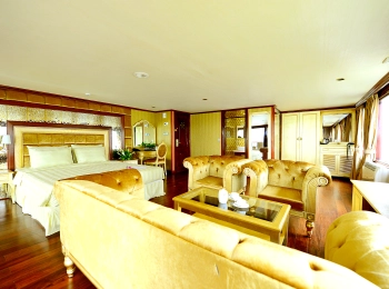 2 DAYS/1 NIGHT ON GOLDEN CRUISE