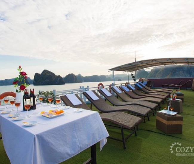 Cozy Bay Yacht