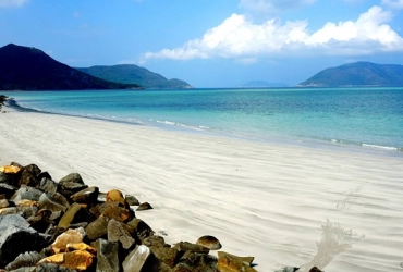 Con Dao Beach Free & easy (B)