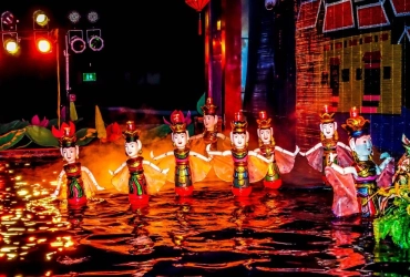 Hoian – Da Nang - Flight to Hanoi – Cyclo tour - Water Puppet show (B) 