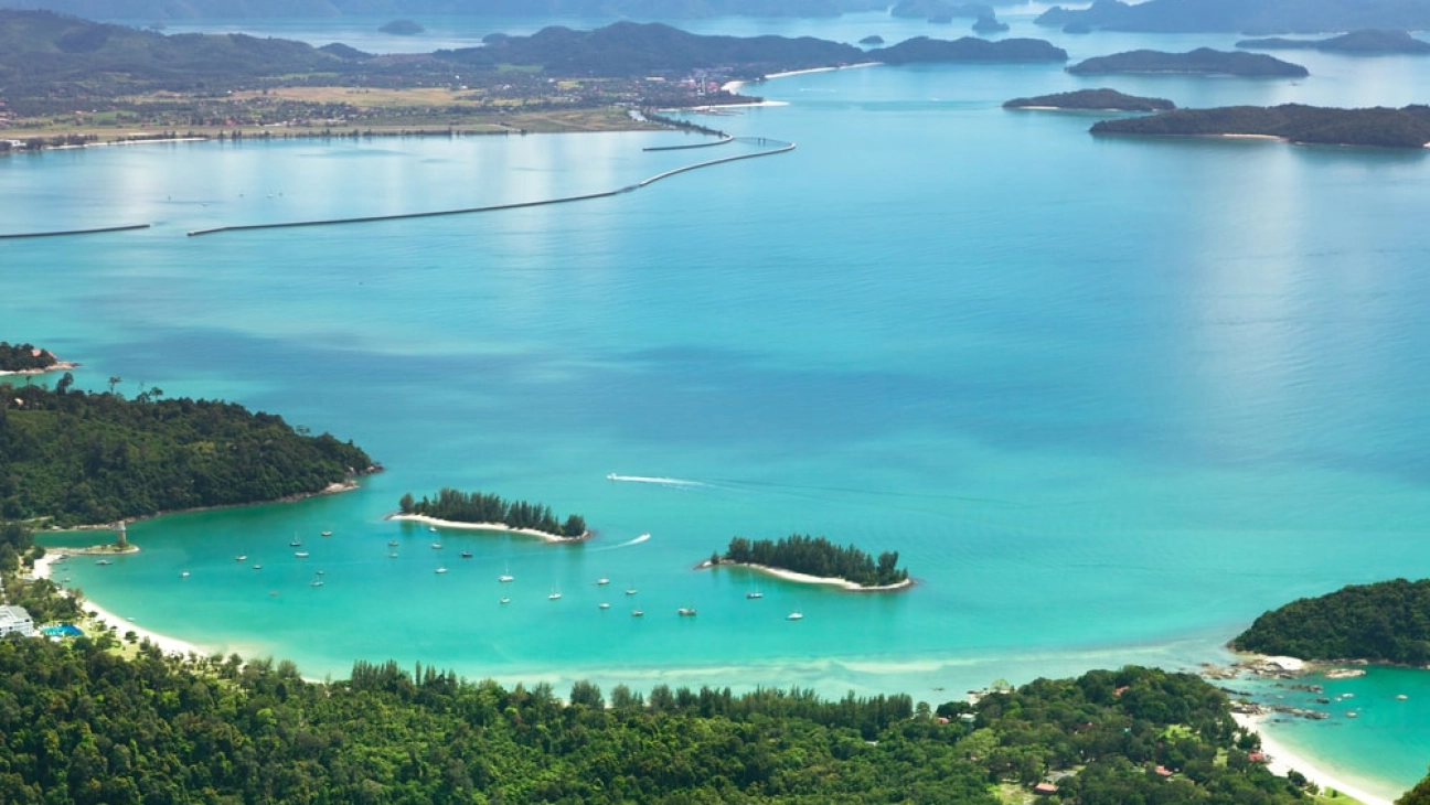 Malaysia Tour 9 days: A refresh journey in Langkawi Beach