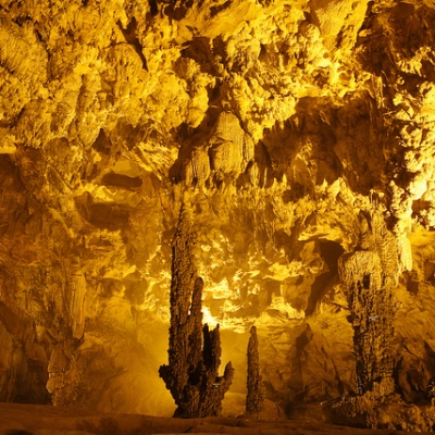 Nguom Ngao Cave