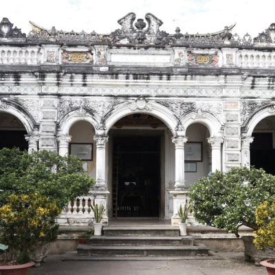 Huynh Thuy Le ancient house