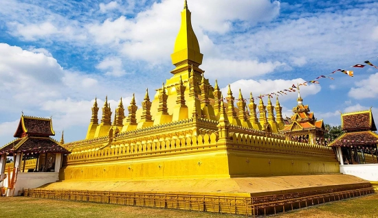 Laos Thailand Tour 15 Days: Border Crossing