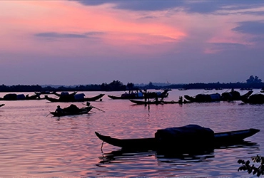 Hue – Tam Giang Lagoon – Phuoc Tich Village – Hue (B, L)