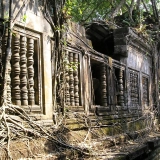 Sweet Honeymoon under the sky of Cambodia