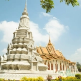 Sweet Honeymoon under the sky of Cambodia