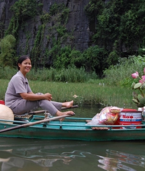 Ninh Binh Tour Full-day: Hoa Lu & Trang An Excursion