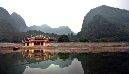 Perfume Pagoda Tour 1 day: Perfume Pagoda exploration