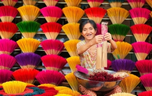 Hue 1-day tour: Traditional craft culture