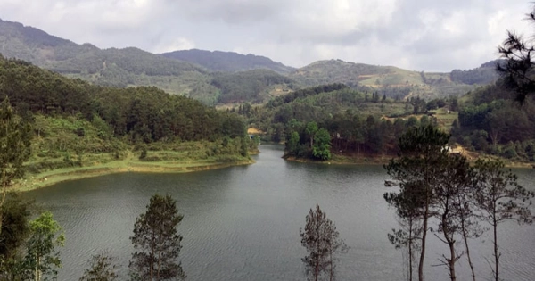 Find your inner peace and relaxation at Ban Chang Lake