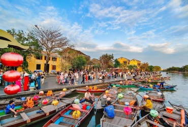 Hue- Hoian city tour (B)