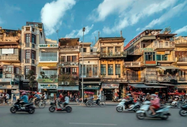 Hanoi arrival (-)