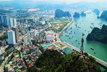 Hanoi – Ha Long Bay cruise (B, L, D)