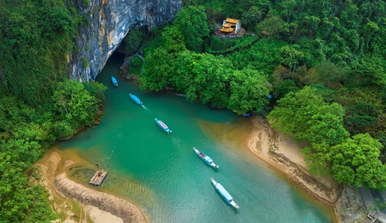 Phong Nha Hue Tour 3 Days: Journey Through Nature & History