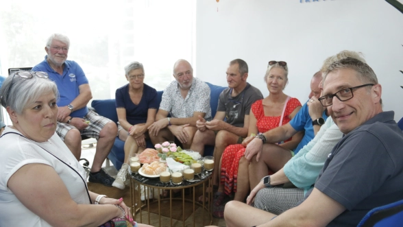Asia King Travel welcomes 9 Belgian clients to the office