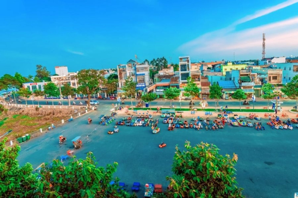 TAN CHAU – BORDER CROSSING (B,L,D)