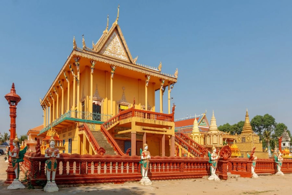 KAMPONG CHAM - SIEM REAP (B,L,D)