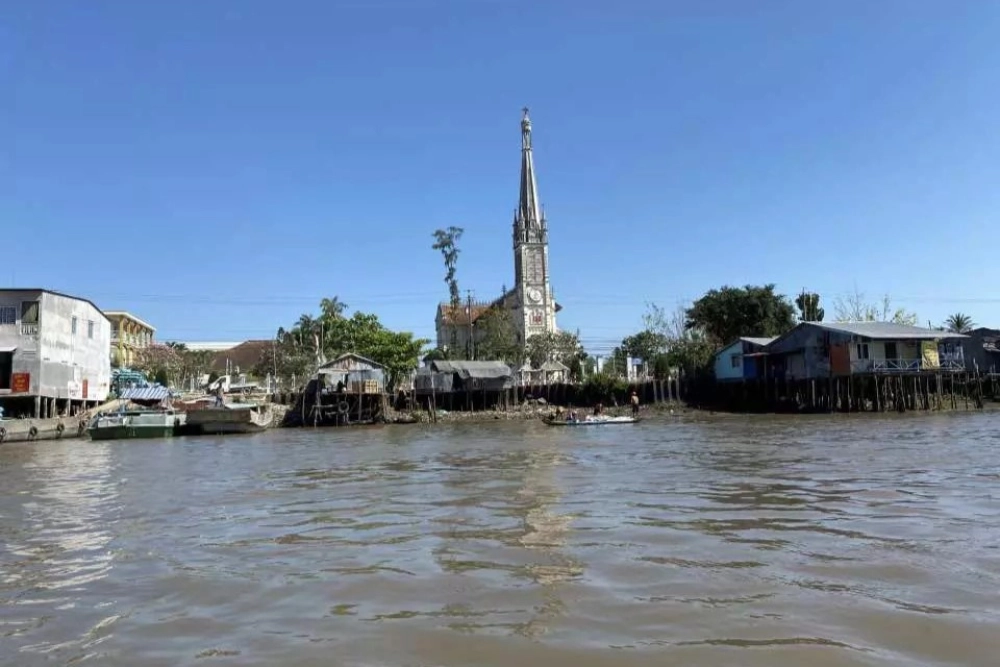 Saigon - My Tho - Tan Phong Island (Cai Be) (L, D)