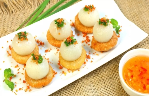 A list of 10 must-try specialties when traveling to Hue