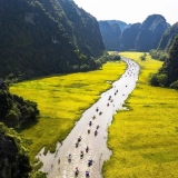 Ninh Binh Tour Full-day: Hoa Lu & Trang An Excursion