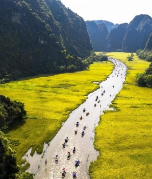 Ninh Binh Tour Full-day: Hoa Lu & Trang An Excursion